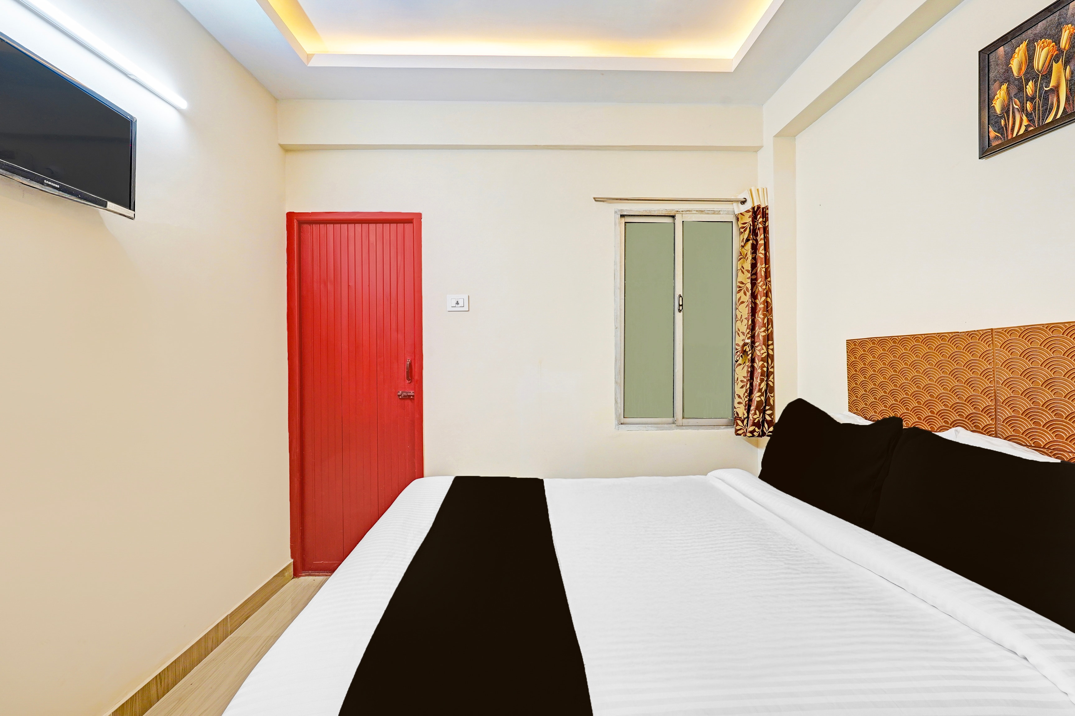 Super Hotel O Purasaiwalkam - Tap to explore photos