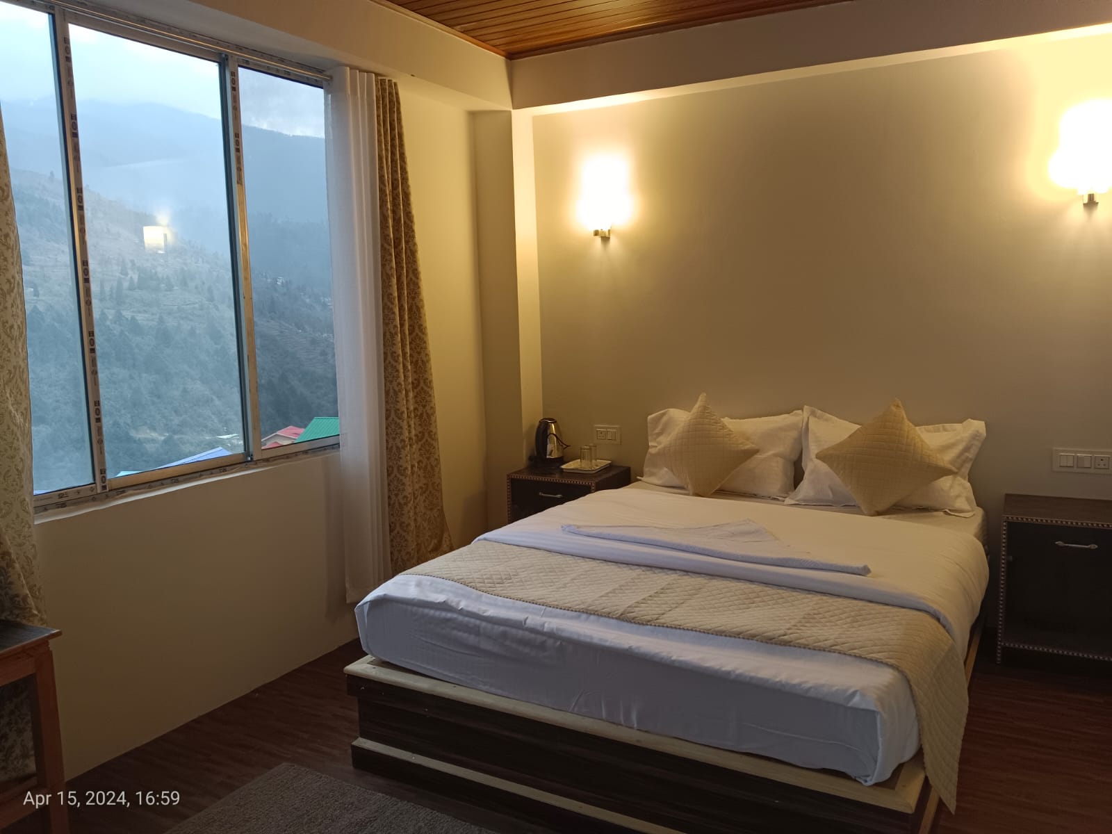 Hotel Pelri Lachung - Tap to explore photos