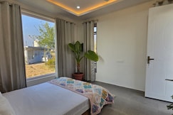 Pagdandi cotteges Bir | Mountain-View Hut | Sunset & Open Spaces, Bir Billing