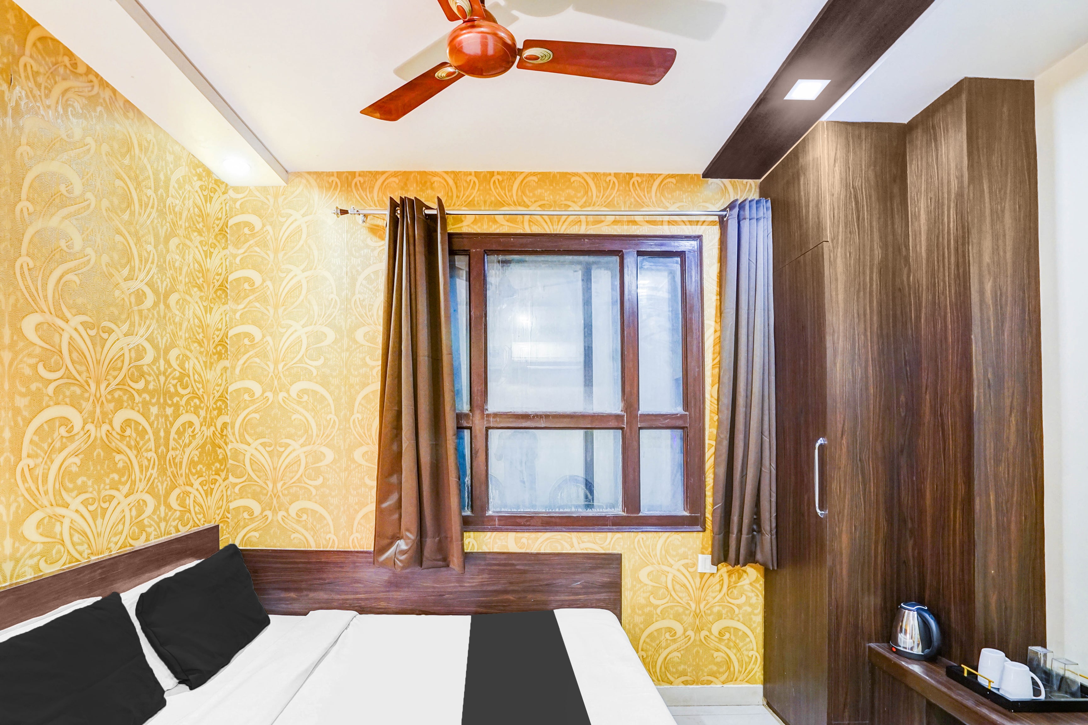 Super Collection O Sindhi Camp Formerly Hotel Abhinandan Inn - Tap to explore photos