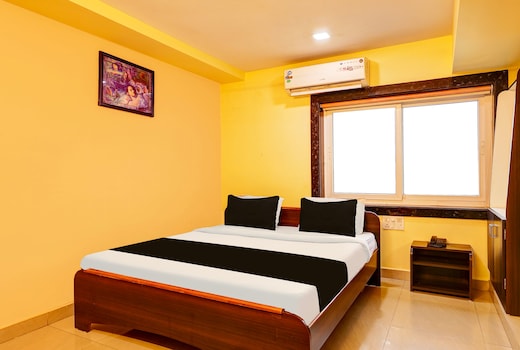 Super Collection O NAD Near Airport