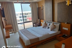HOTEL PALATE ROOMS, Himmatnagar