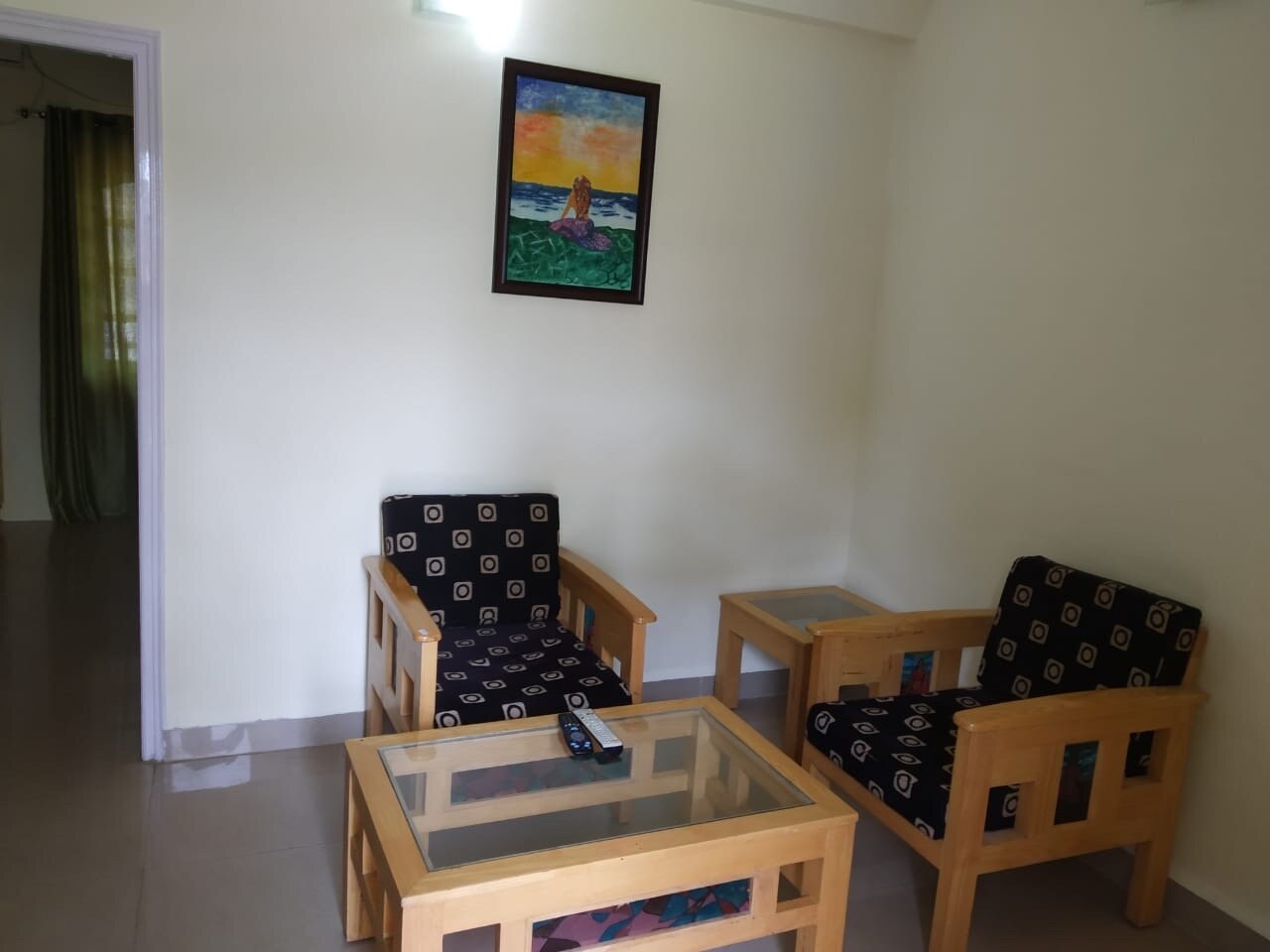 Airconditioned 1bhk apt for 4 adults in Candolim - Tap to explore photos
