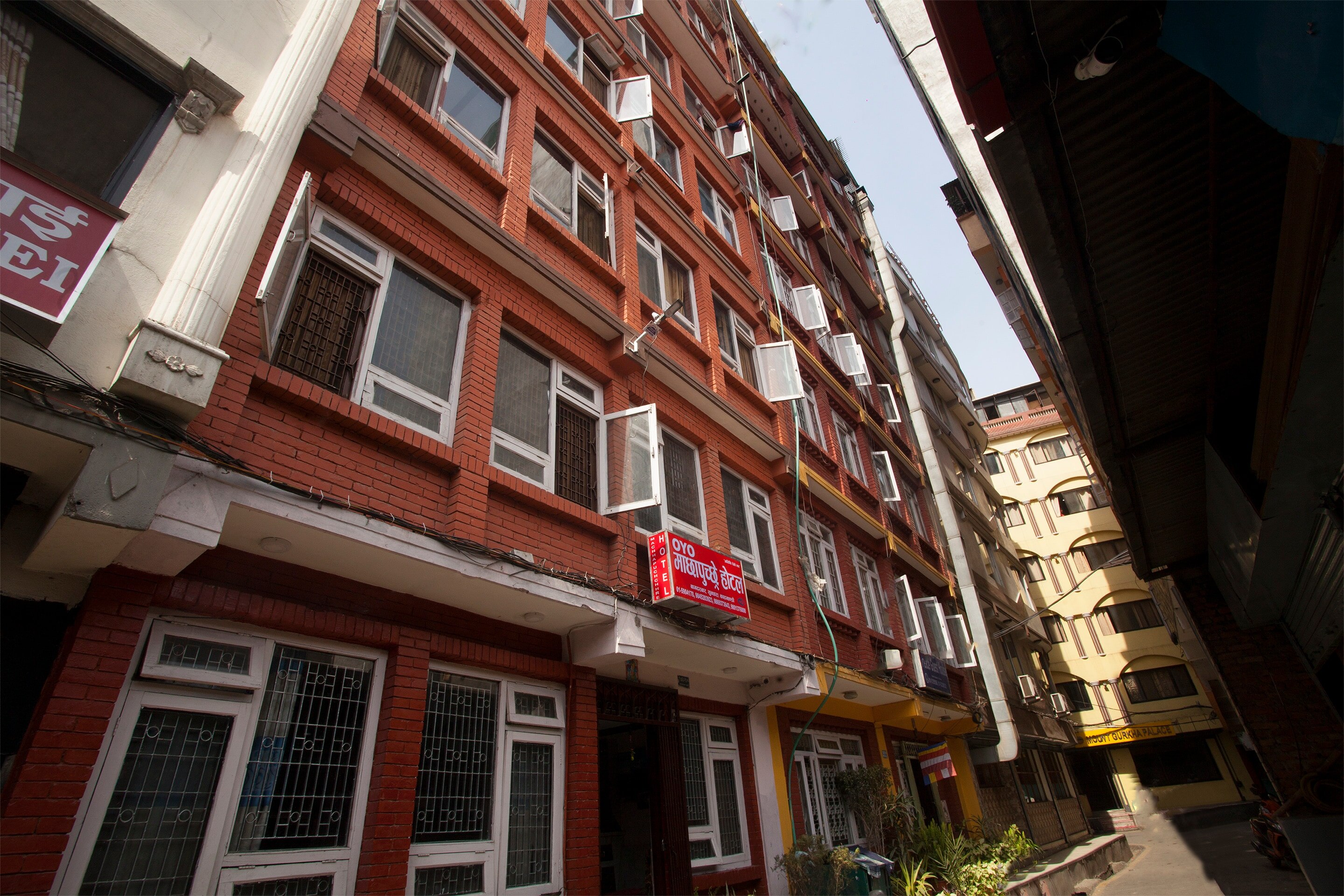 OYO 814 Machhapuchhre Hotel - Tap to explore photos