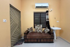 Gynai, Tiruvannamalai