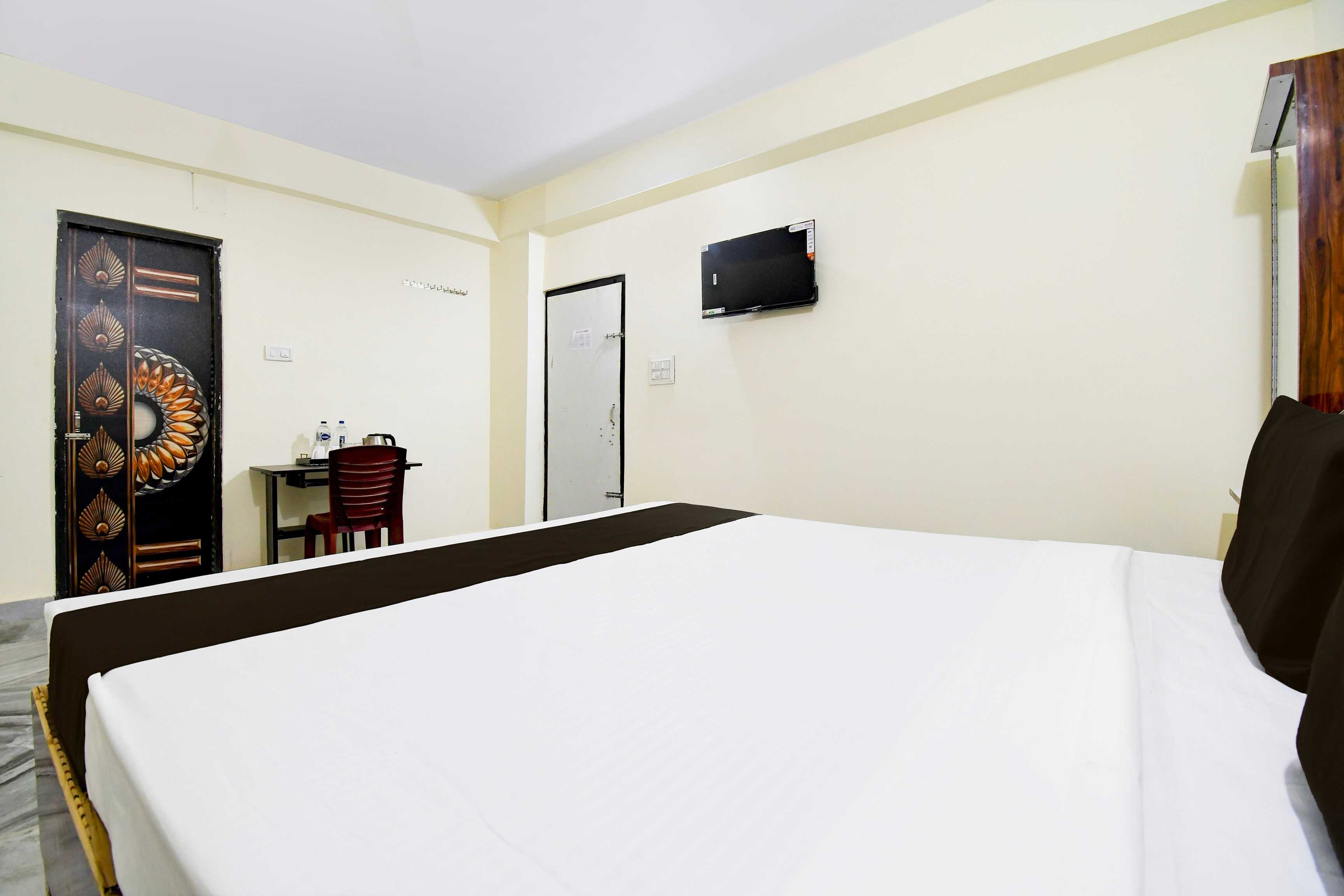 Super Power Break Super Hotel O Khandagiri Near DN Regalia Mall (6 Hrs Stay) - Tap to explore photos