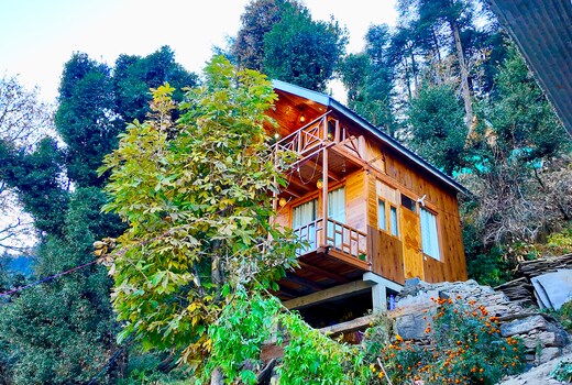 Woodland Treehouse Jibhi