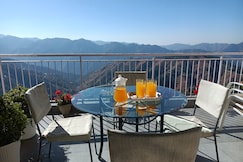 Cozy home with balcony & Mountain views, Mashobra