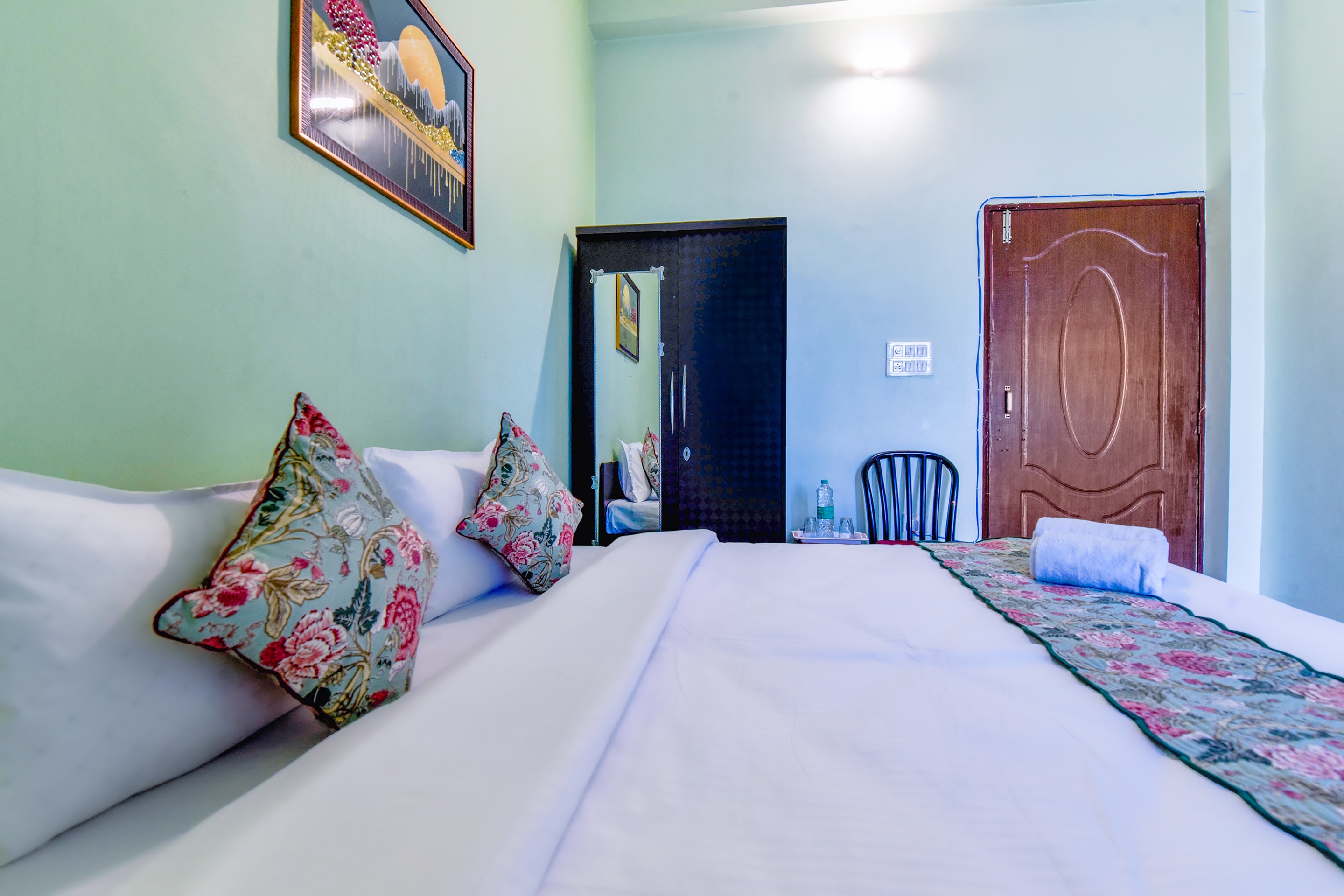Shiv Dham  Homestay - Tap to explore photos