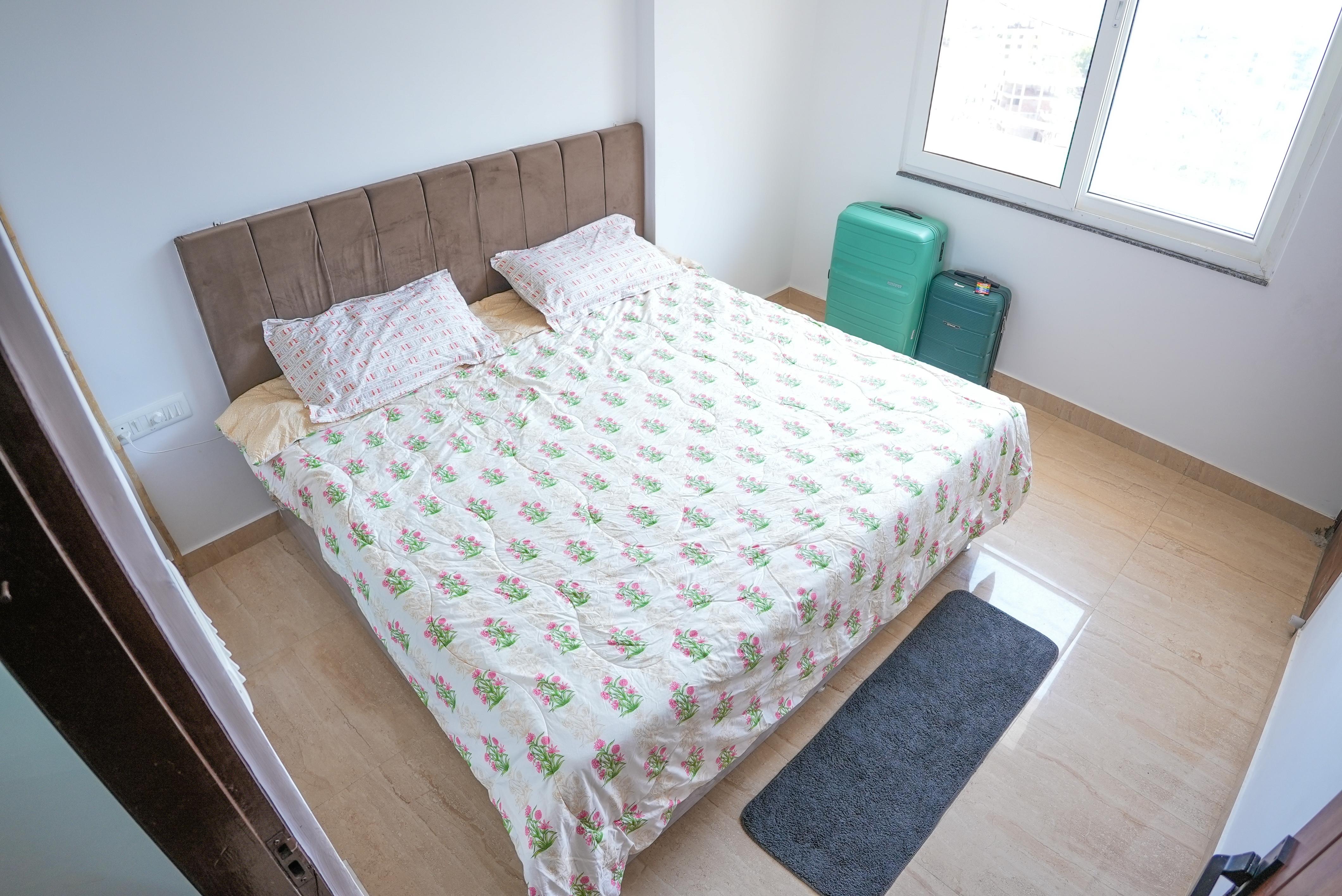 Cozy Stay Apartment - Tap to explore photos