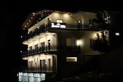 The Amore Hills, Kanatal