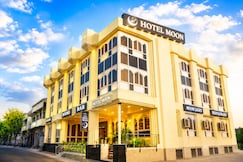 Hotel Moon, Firozabad