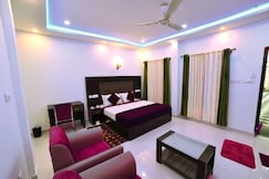 Hill View Stay Inn, Nedumangad