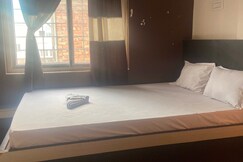 Hotel O Ghosh, Kolkata
