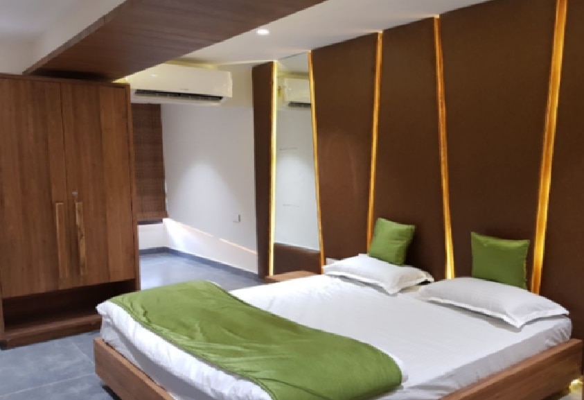 Hotel Jay Krishna - Tap to explore photos