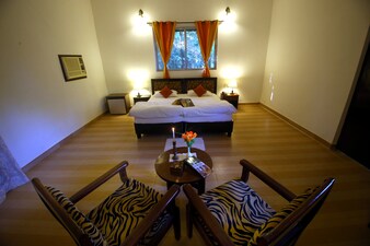 MOGLI RESORTS KANHA