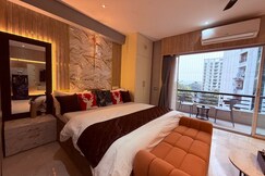 Deer Room near CCU Airport CC2 Convention Center, Kolkata