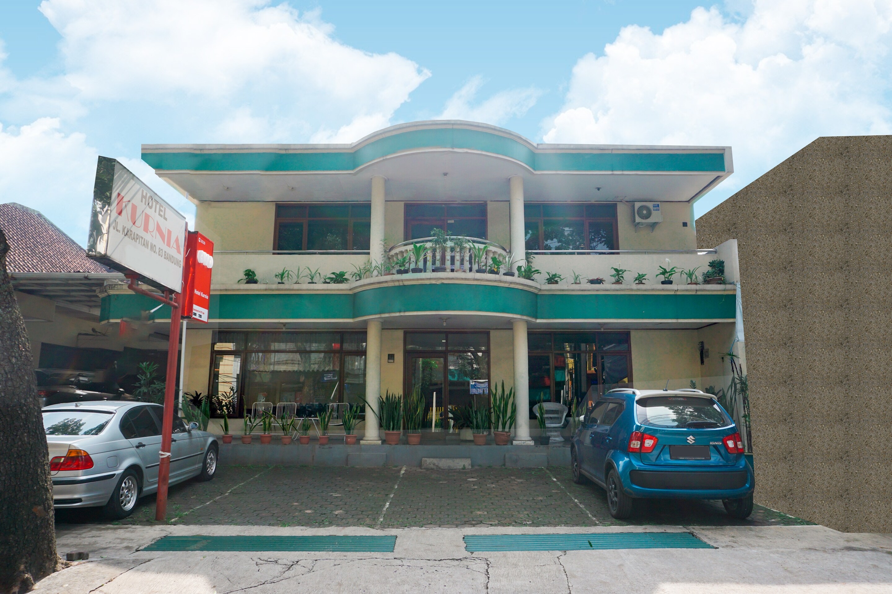 Hotel O Kebon Jeruk Near Gedung Sate Formerly Kurnia Hotel - Tap to explore photos