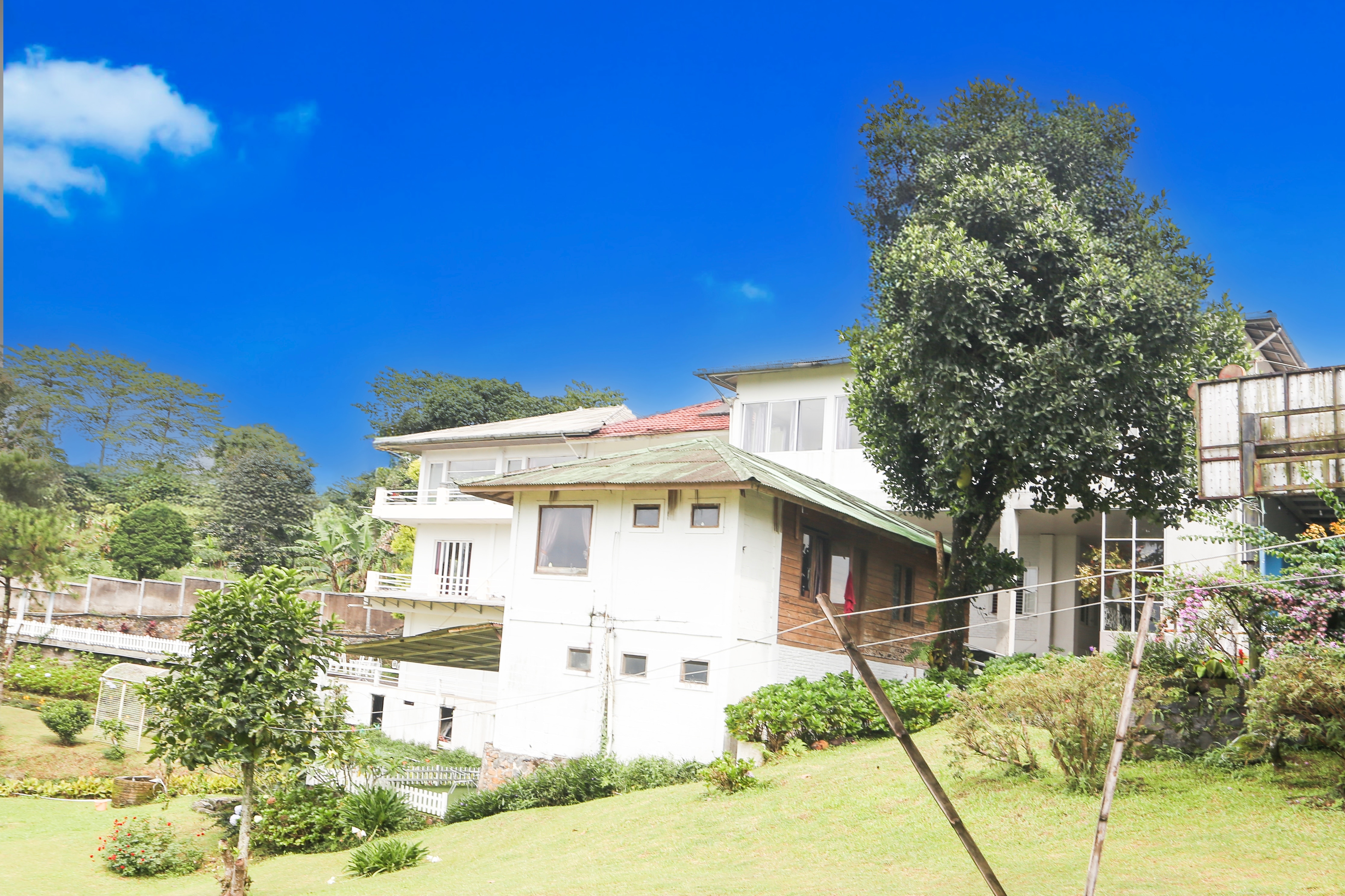 Collection O Bogor Puncak Near Gunung Mas Formerly Villa Bunga Bunga - Tap to explore photos