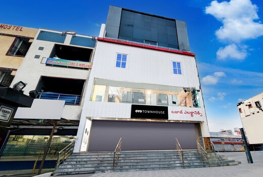 Super Townhouse De Alphabet Hotel - Gandimaissamma