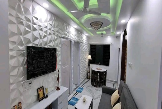 2BHK Apt Near Howrah Station and Maidan Metro