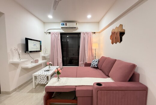 Cozy 1.5 BHK Apartment Near Mumbai Airport