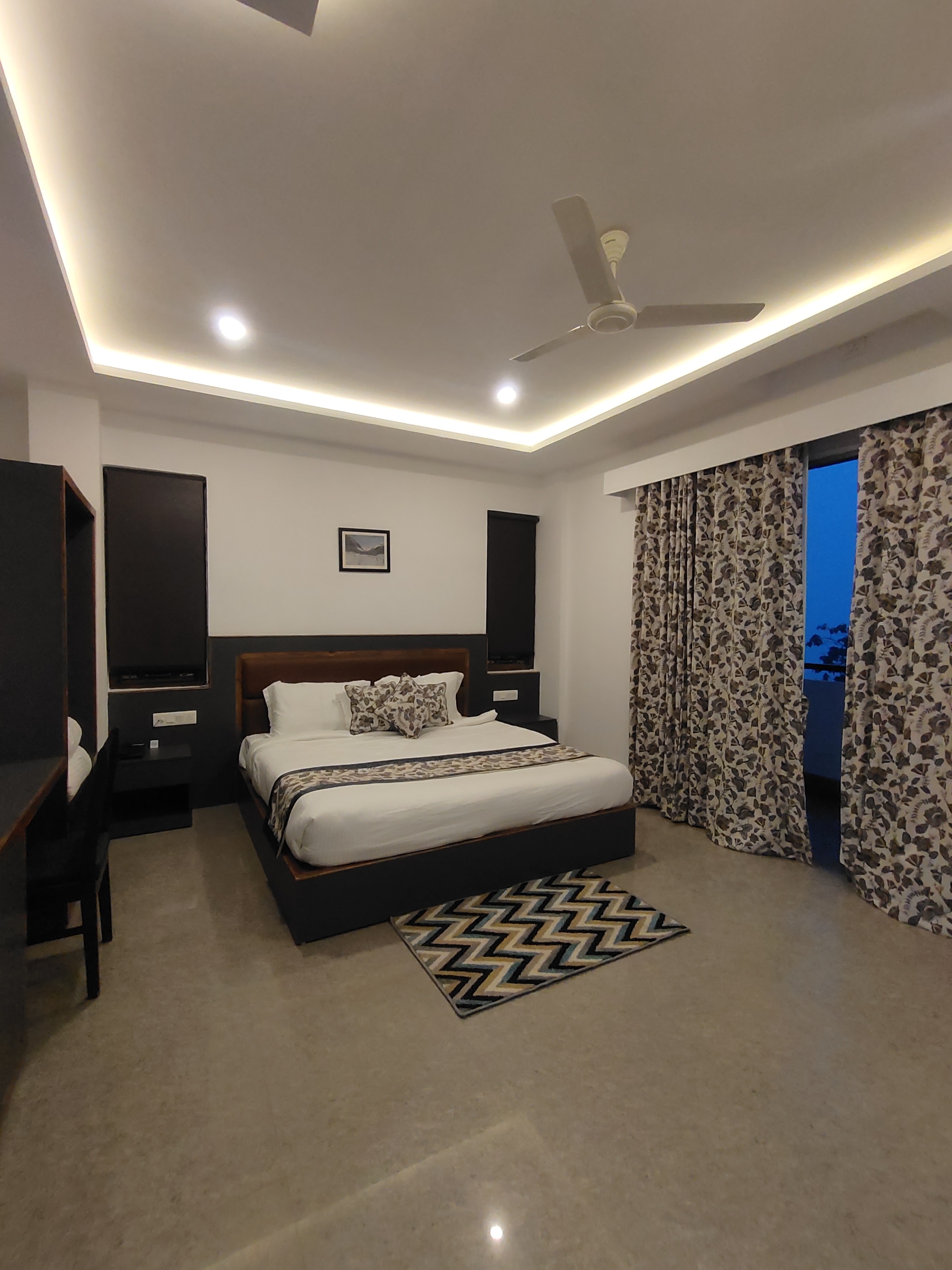 The Garuda Hotel and Spa - Tap to explore photos