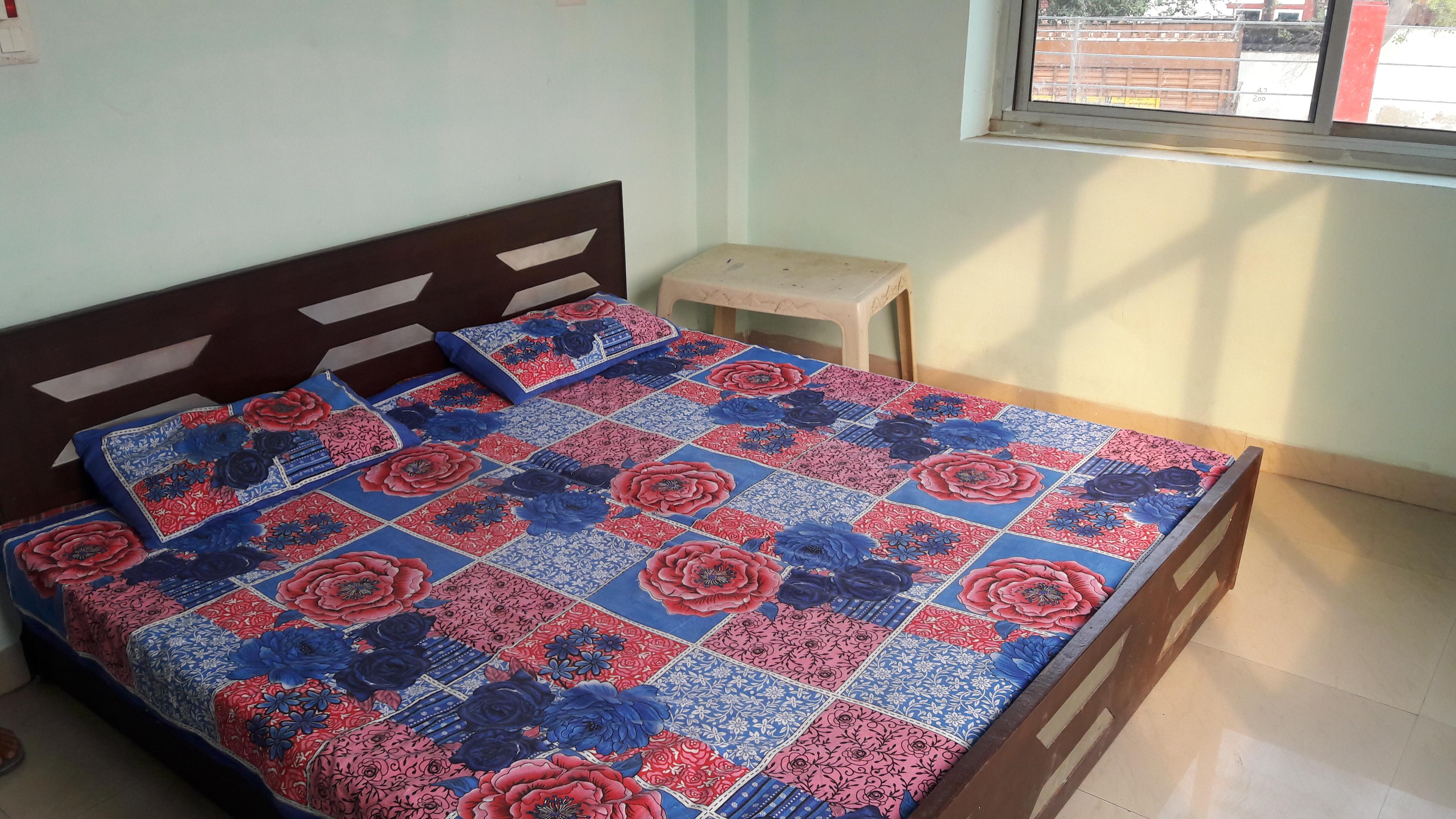 Choudhary Yatri Niwas (Double Bedded Room II) - Tap to explore photos