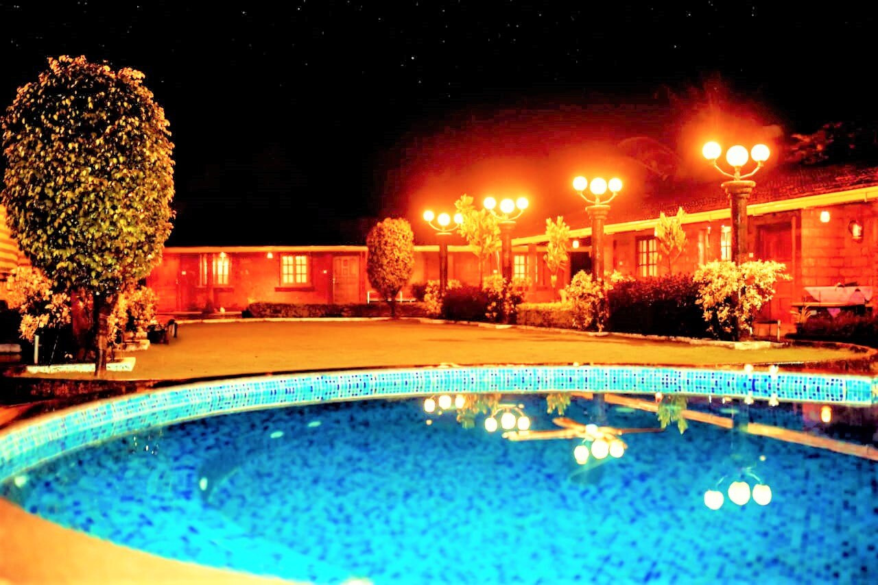 ILIF 2710 RED STONE RESORT - Tap to explore photos