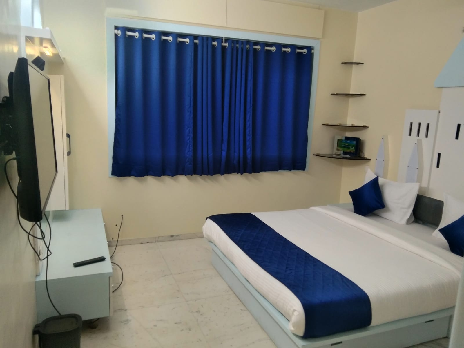 Rais Bella Vista Corporate Stay - Tap to explore photos
