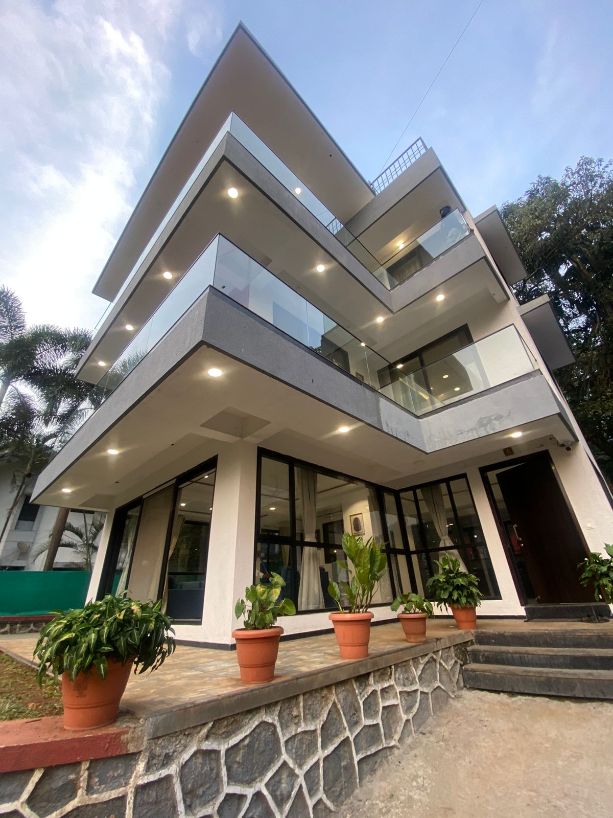 West Valley Villa Casa Raywood - Tap to explore photos