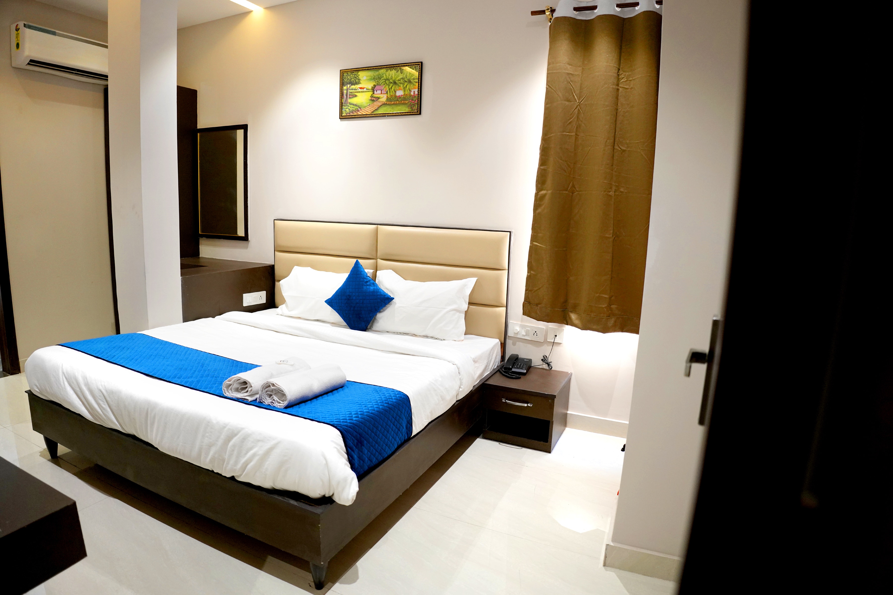Hotel Swastik - Tap to explore photos