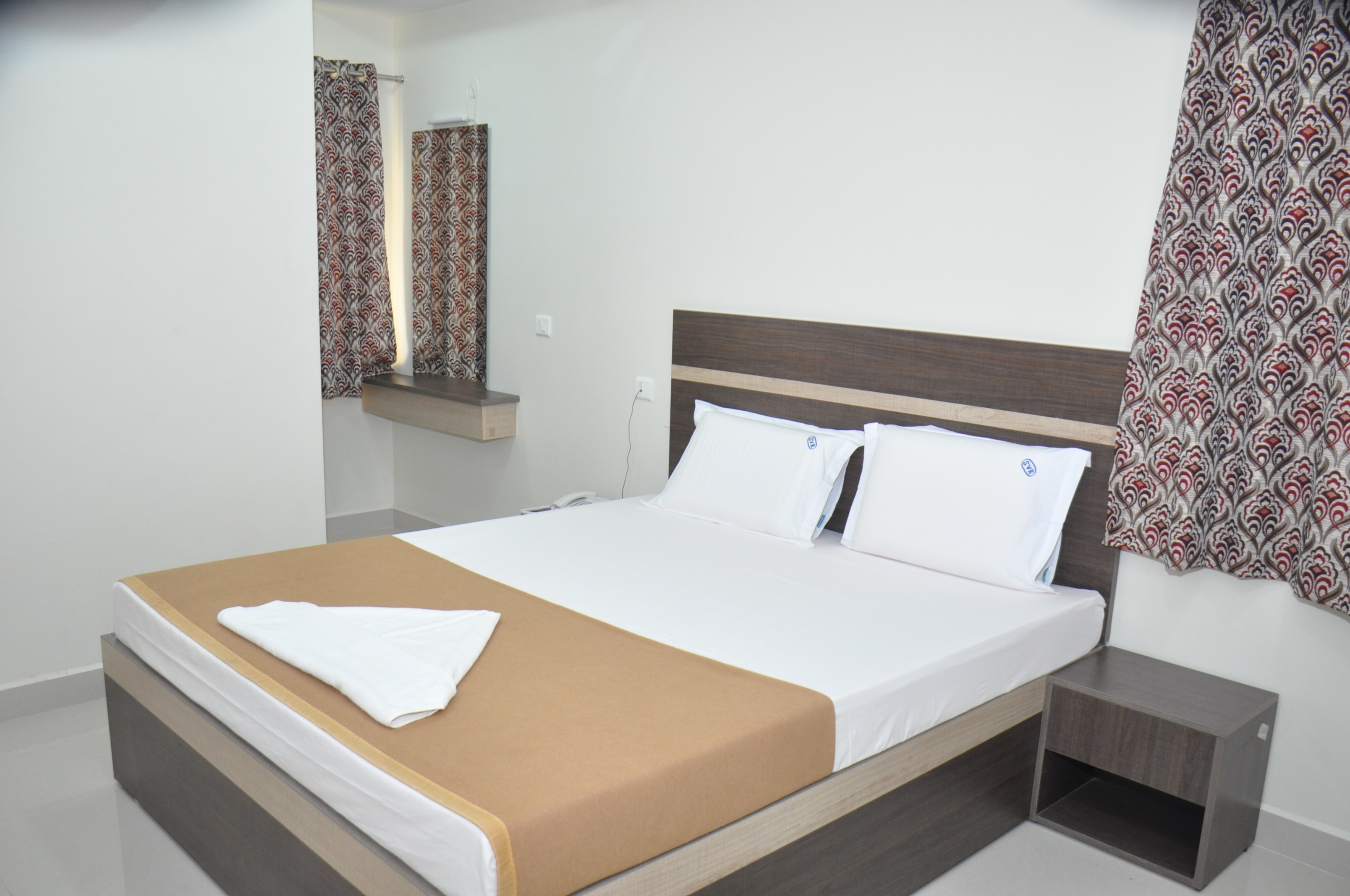 HOTEL BHAKTHA NIVAS - Tap to explore photos