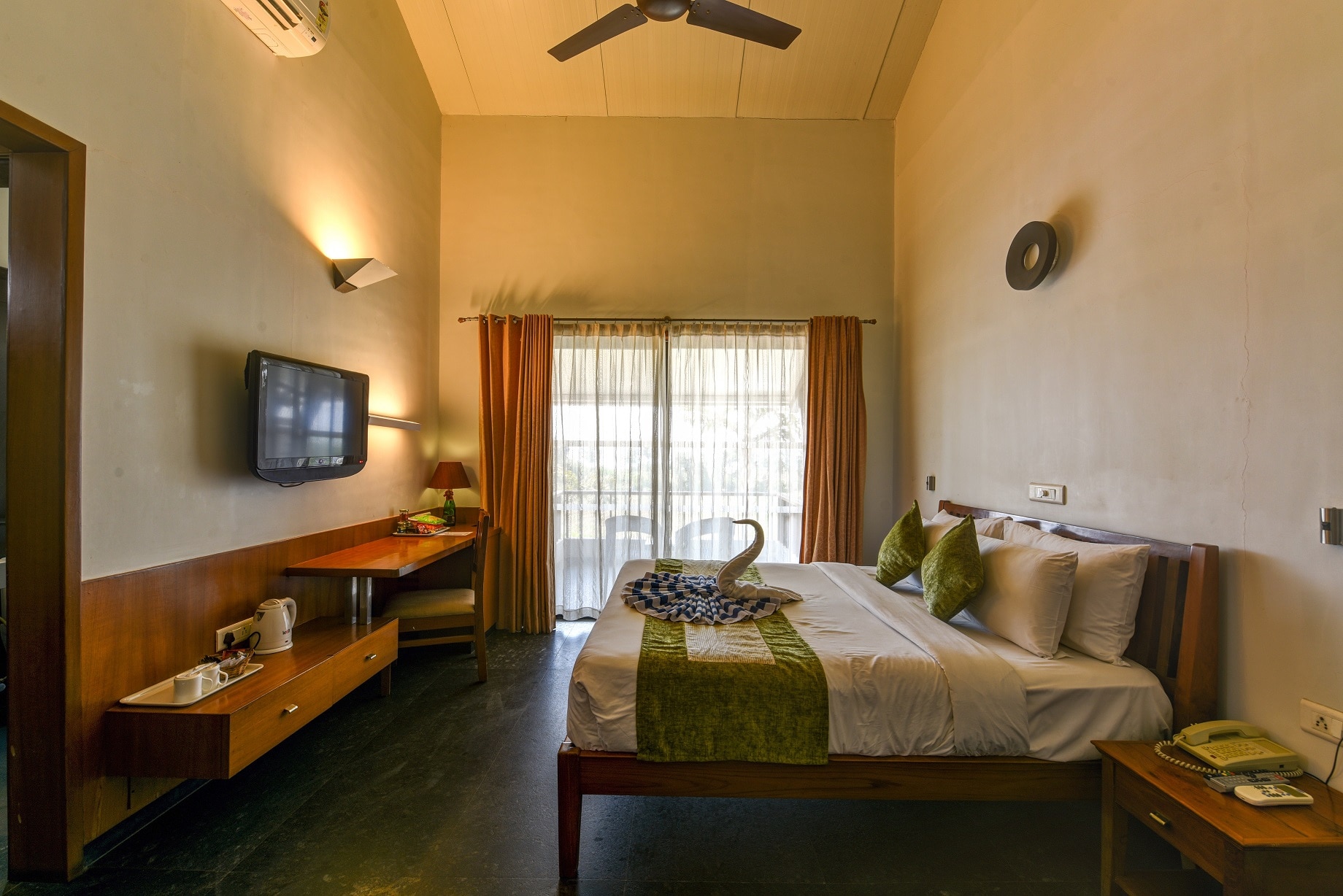 Deluxe Room Garden Lake Pool View 1