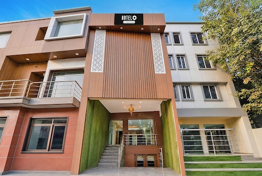 Super Hotel O Sarnath Stupa Varanasi Formerly Bollywood Guest House