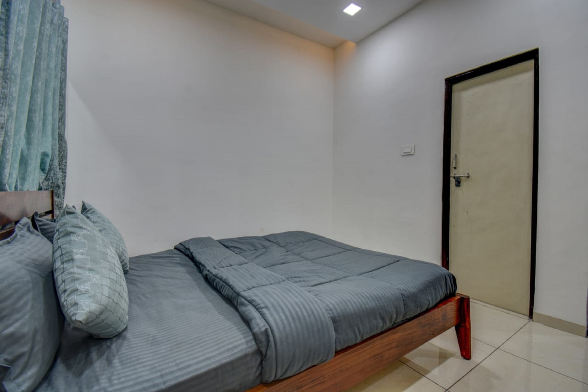 Luxurious 2 BHK - Room 3 1