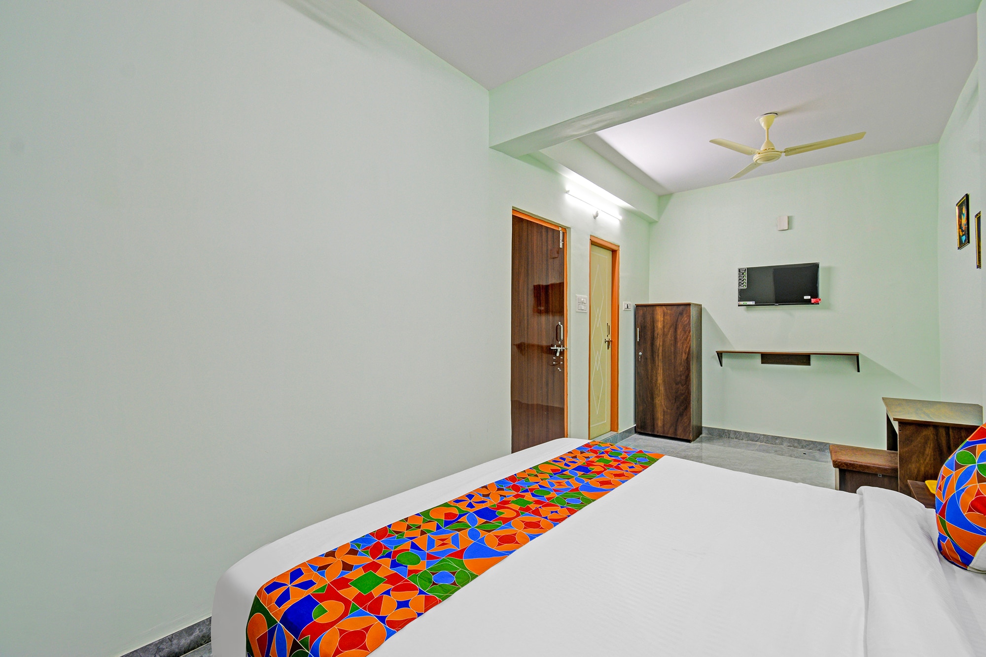 FabHotel Legacy - Nr Sri Sri Holistic Hospital, Kukatpally - Tap to explore photos