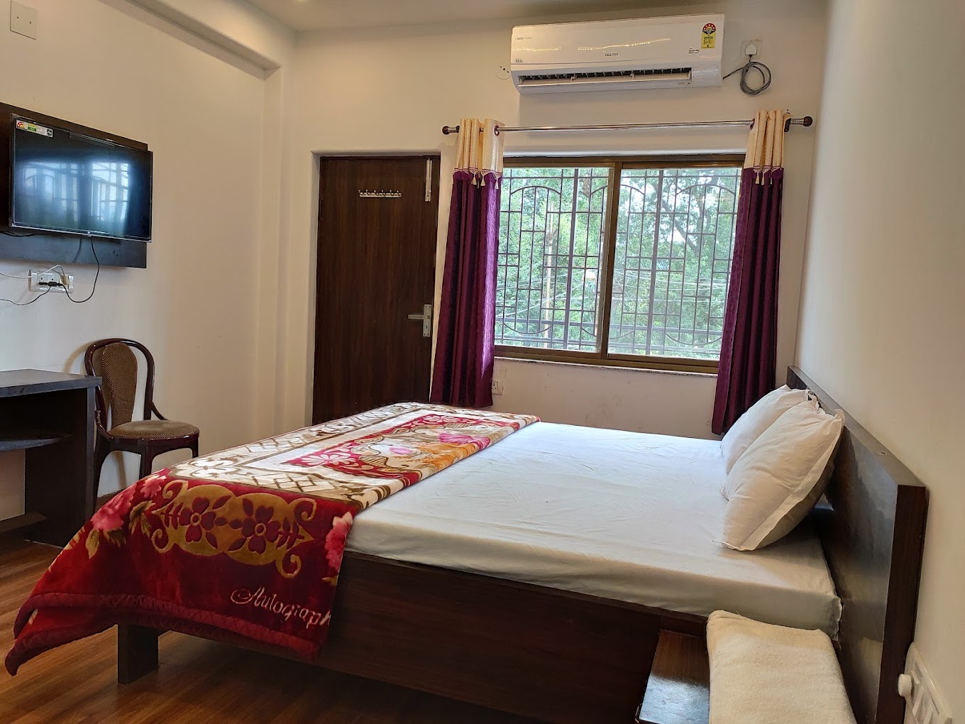 Shri Ganga Vatika Hotel & Restaurant - Tap to explore photos