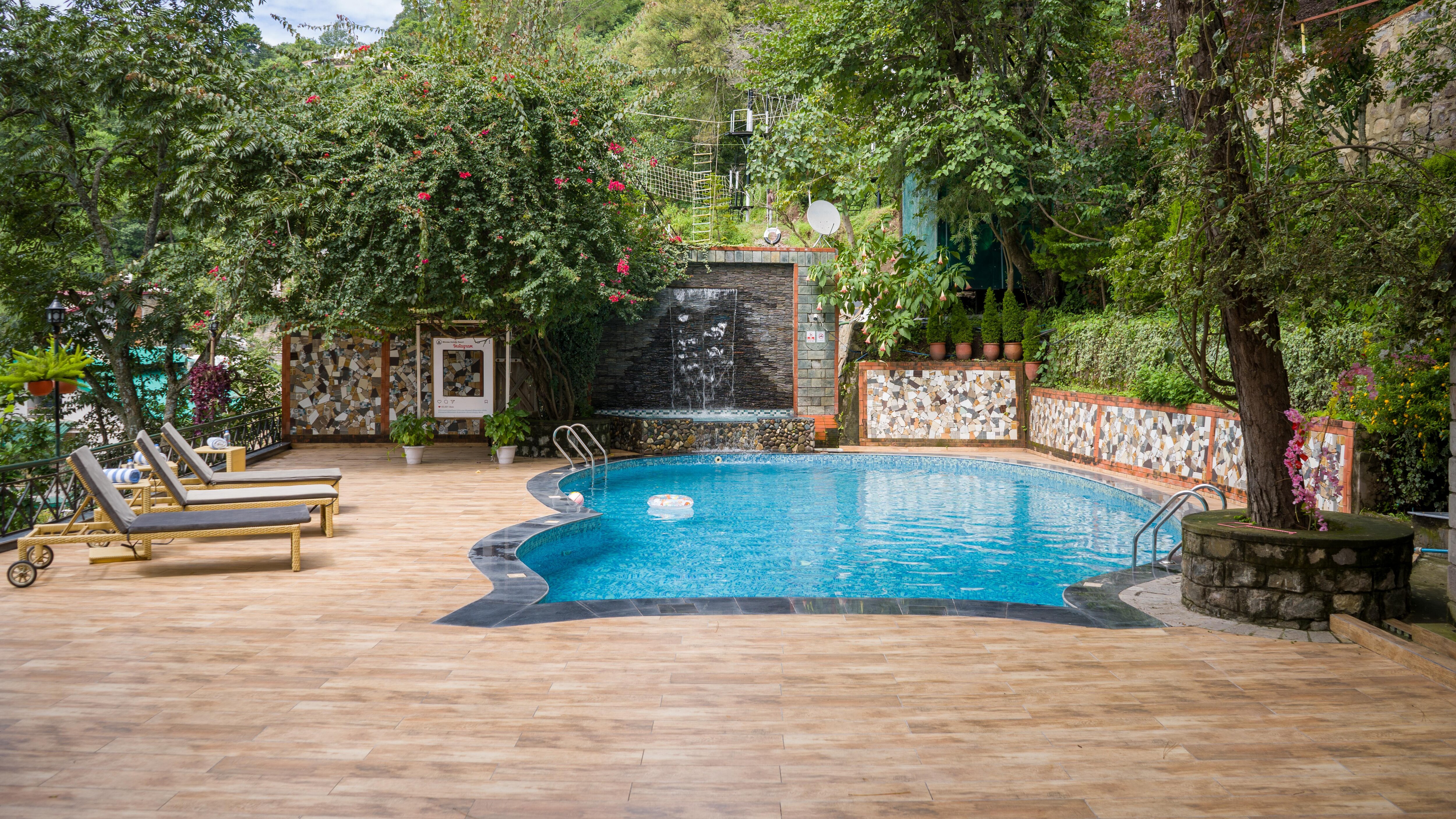 ELIVAAS 3 BHK with Pool & Spa | Alpine Nest - Tap to explore photos