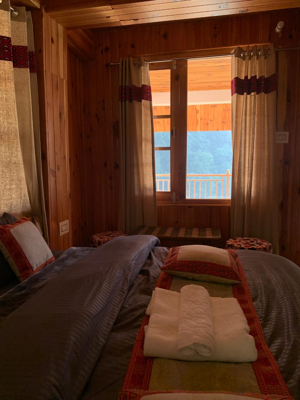 Plachan Guest House - Tap to explore photos