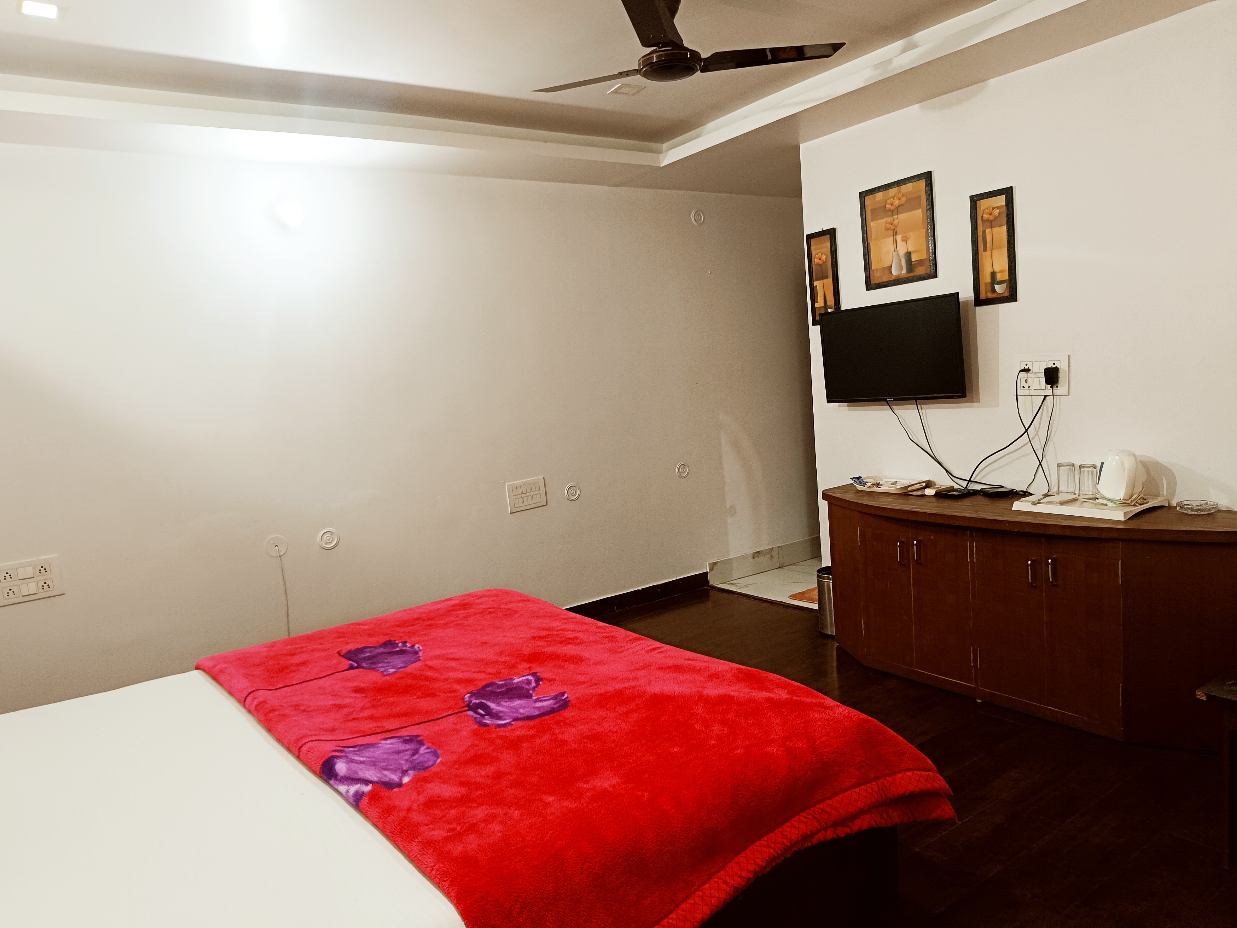 Hotel Midway & Zaika Restaurant - Tap to explore photos