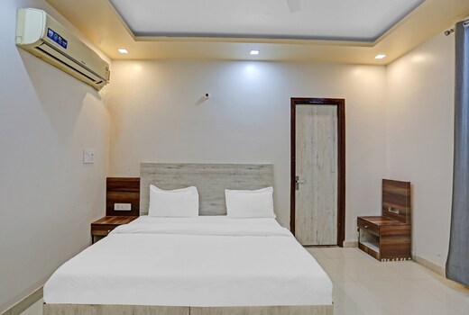Hotel O Expo View Near PVR Ansal Plaza Greater Noida