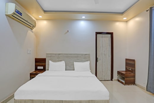 Hotel O by OYO Expo View Near PVR Ansal Plaza Greater Noida