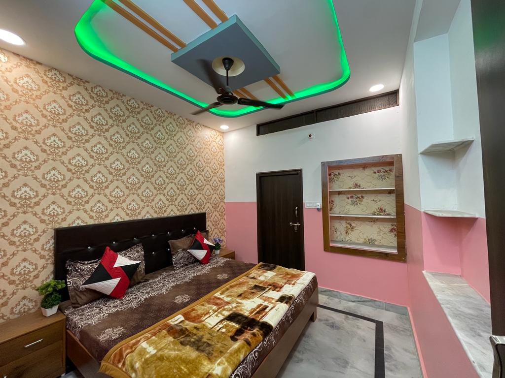 hotel lucky guest house - Tap to explore photos