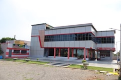 HOTEL VOLETY GRAND, Chintapalle