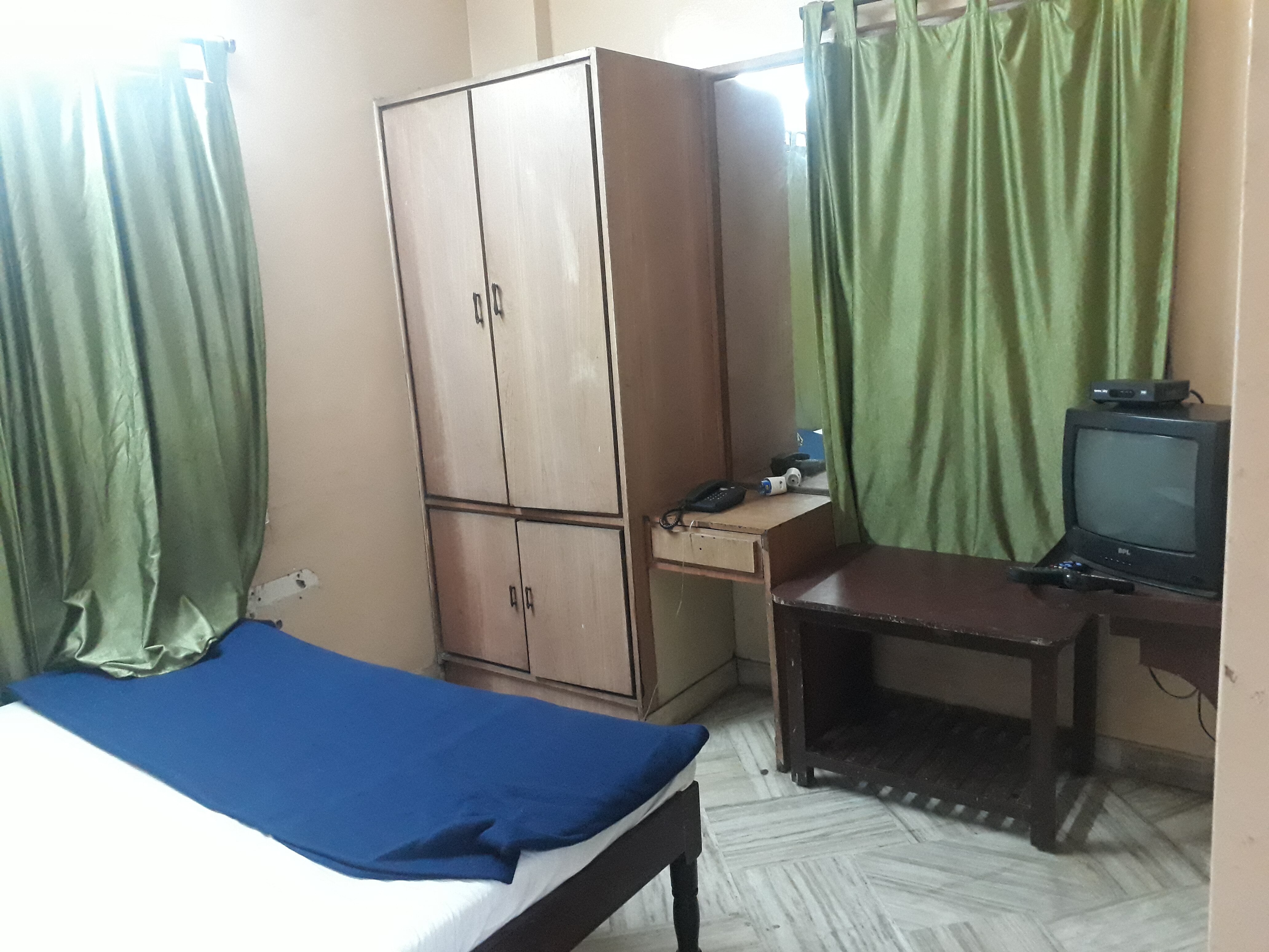 HOTEL MANTHRALAYA - Tap to explore photos