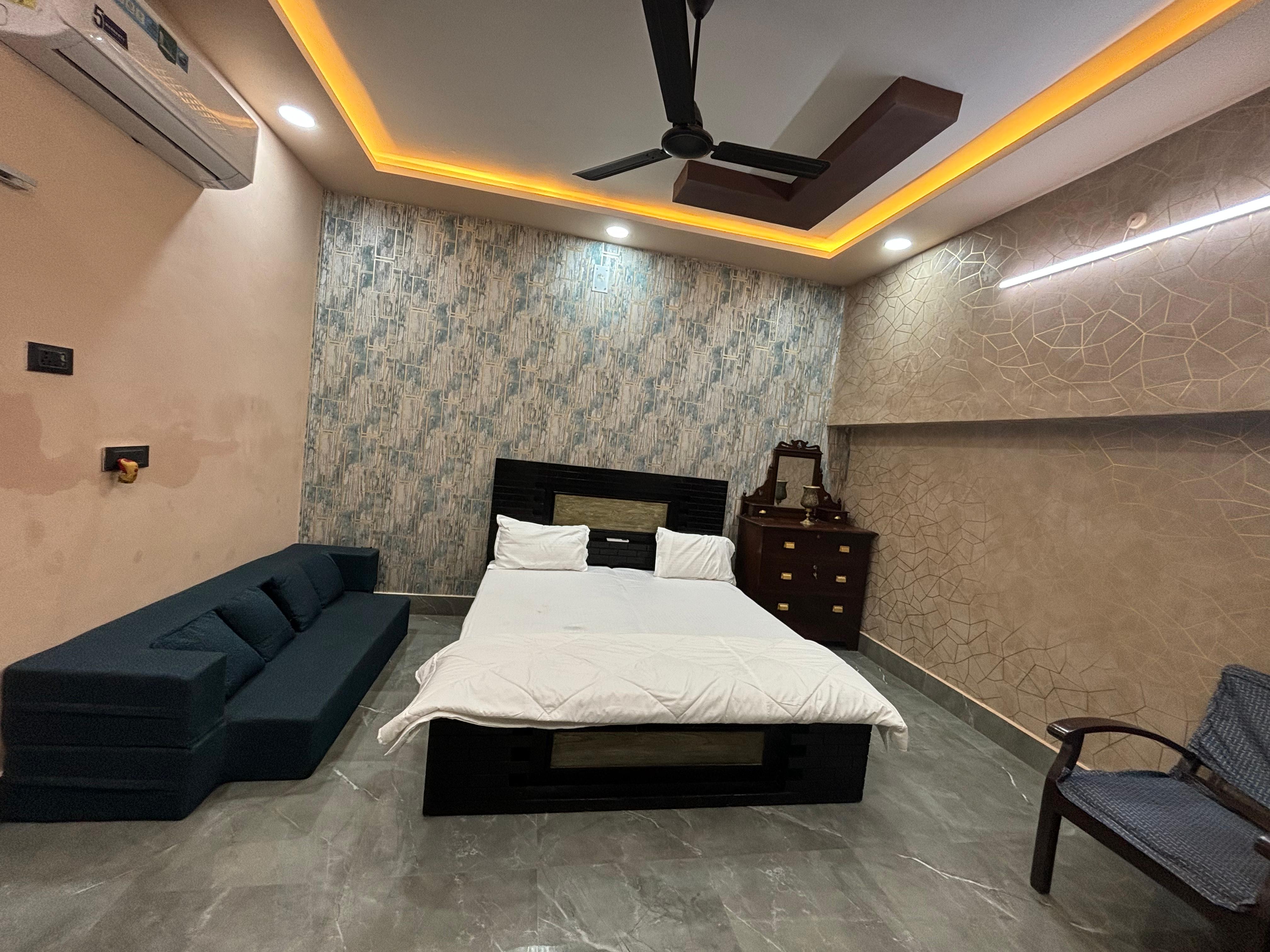 Popular Homestay - Tap to explore photos