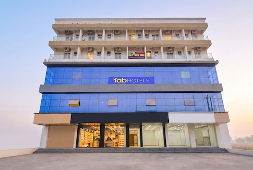FabHotel Destiny Living