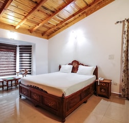 Deluxe Room With Valley View