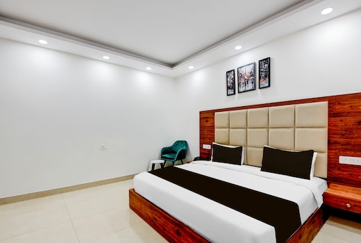 Collection O Hotel Evergreen